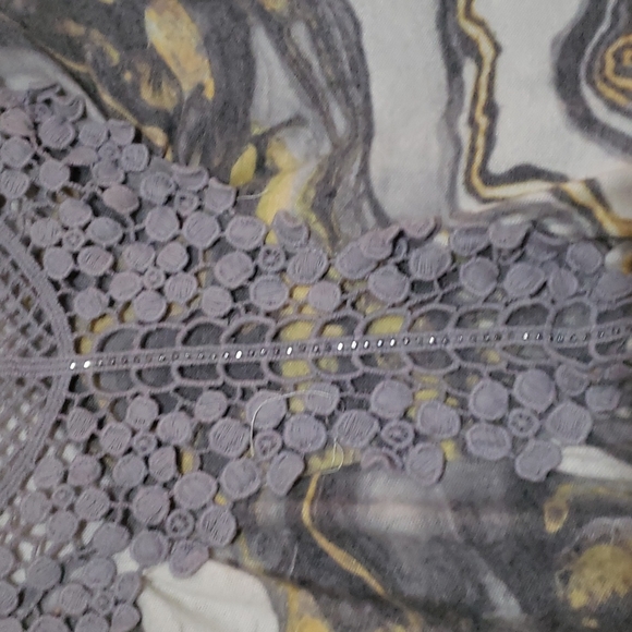 One World live and let live blouse Size L - Picture 2 of 5